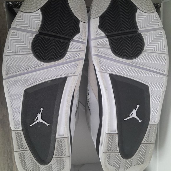Air Jordan 4 Retro main image 2